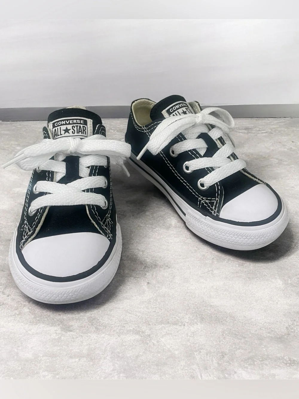 Converse Kids' Black White Chuck Taylor All Star Low Top Sneakers Toddler Size 6